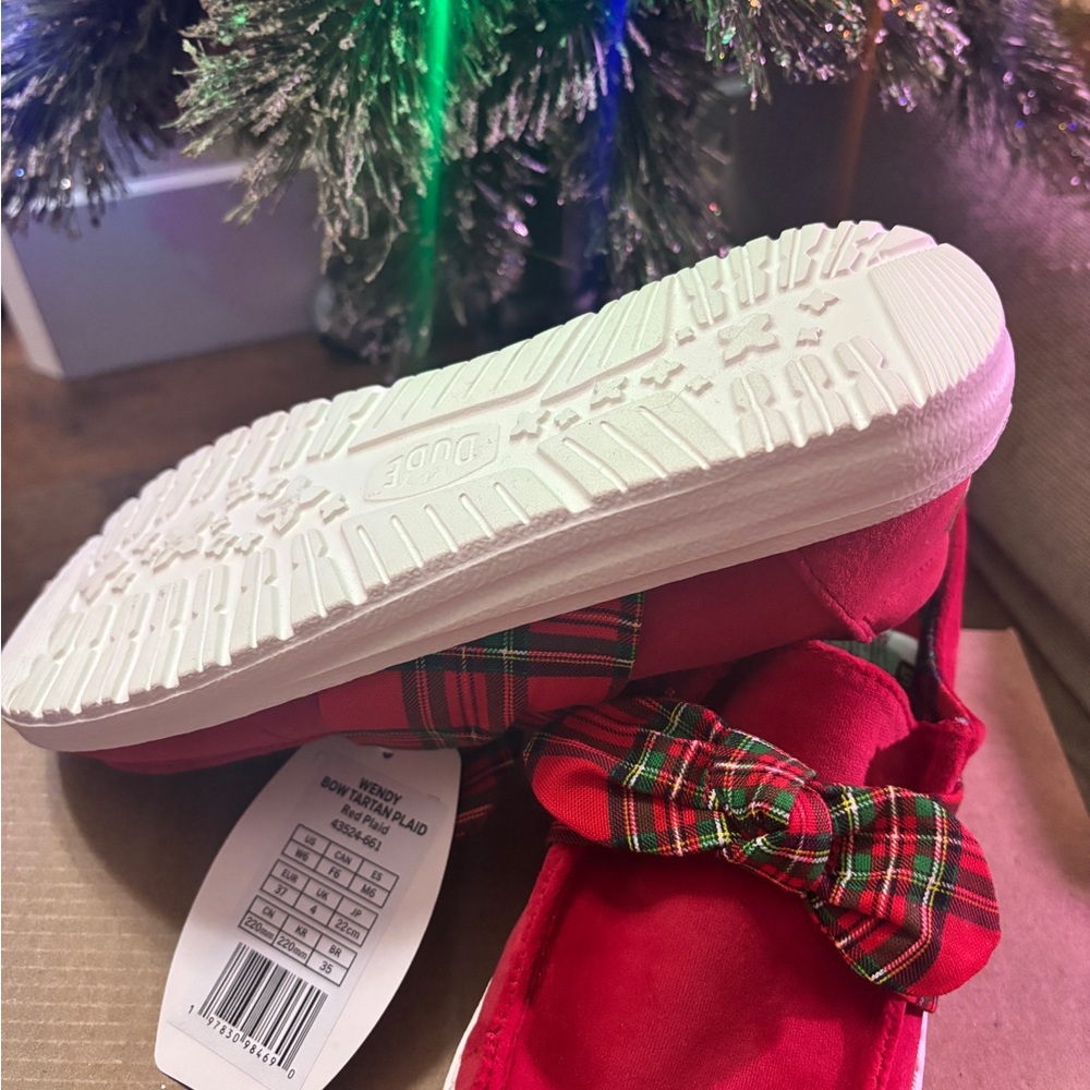 Hey Dude Red Tartan Women's Flats - Picture 2 of 4